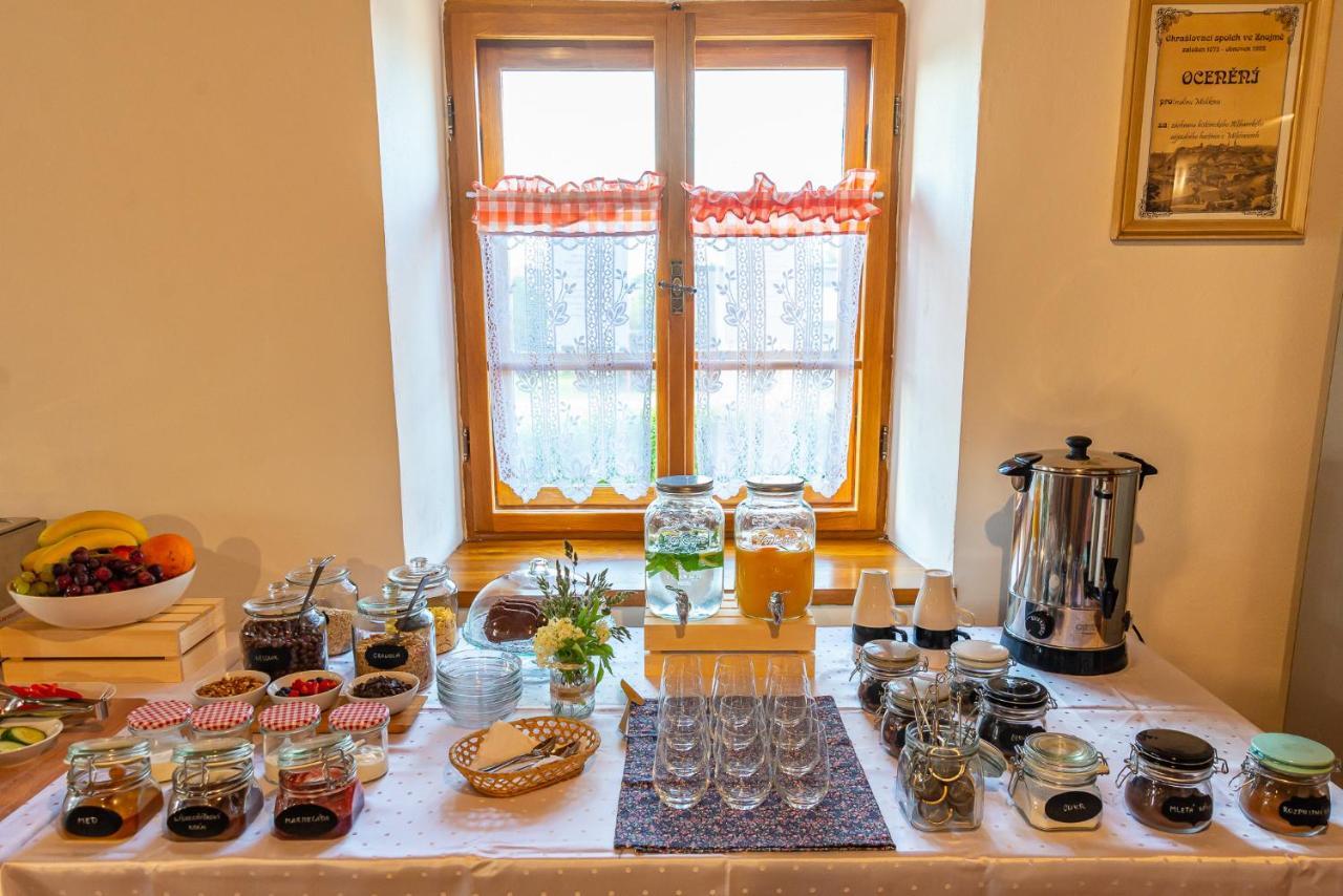 Althansky Hostinec Znojmo Esterno foto