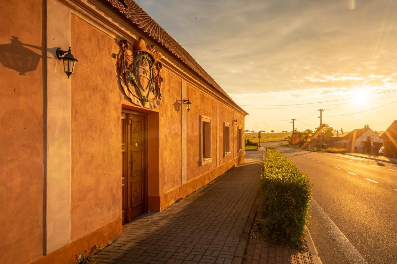 Althansky Hostinec Znojmo Esterno foto
